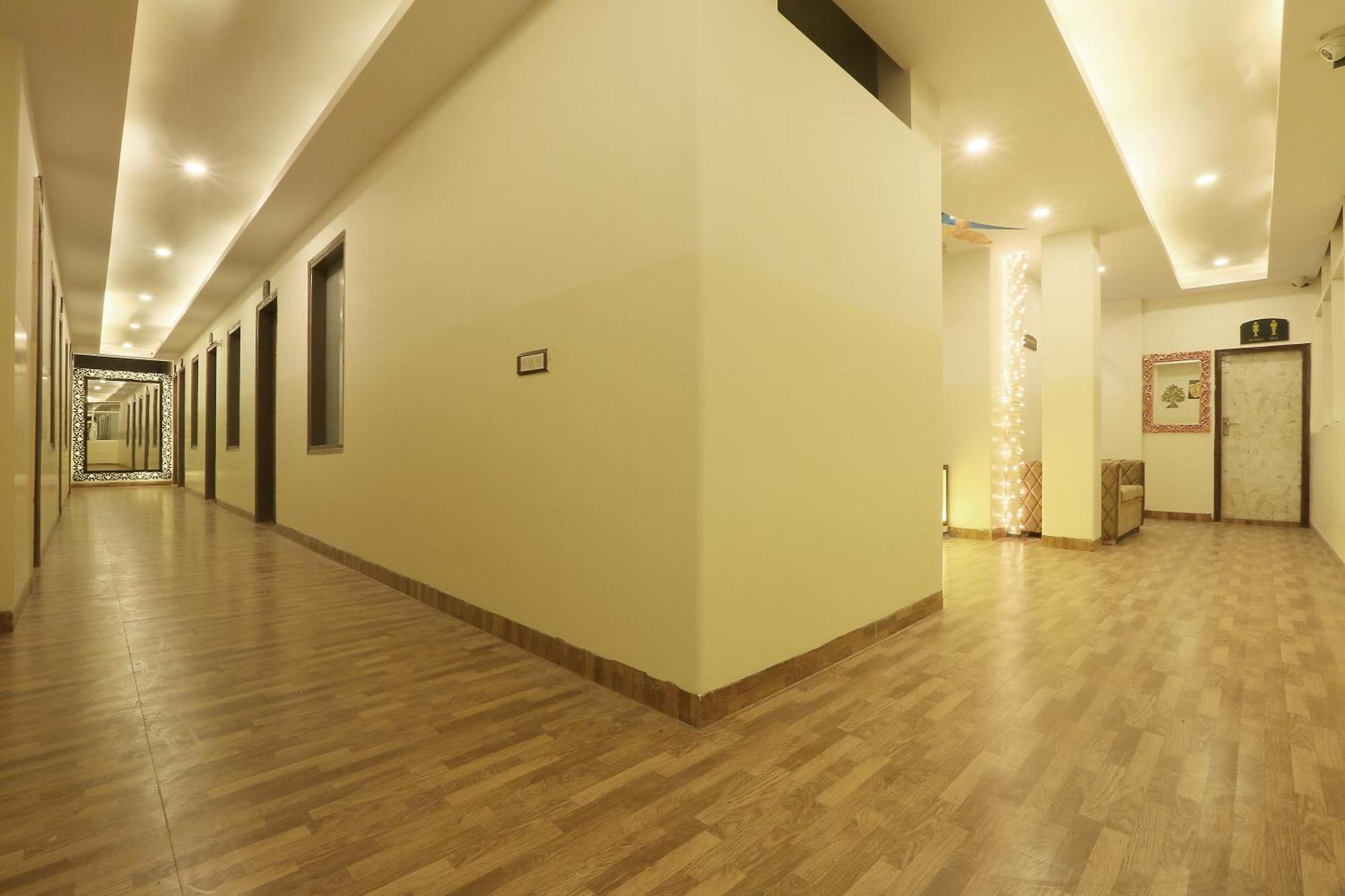 לינה וארוחת בוקר ניו דלהי Plazzo Prime Plaza At Delhi Airport מראה חיצוני תמונה