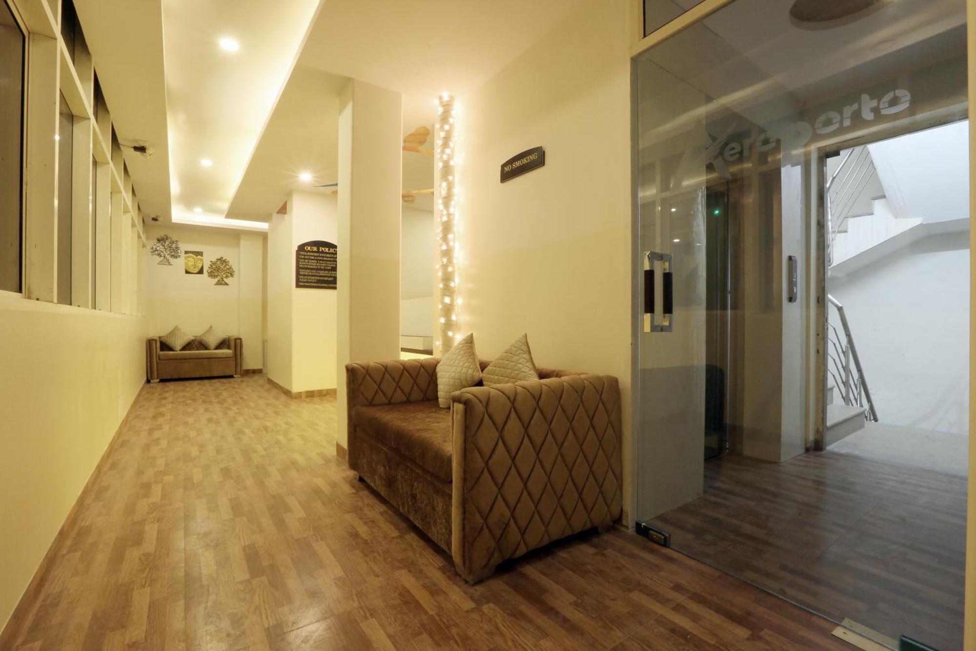 לינה וארוחת בוקר ניו דלהי Plazzo Prime Plaza At Delhi Airport מראה חיצוני תמונה